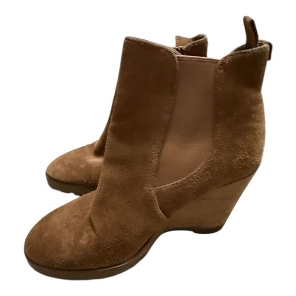 Michael Kors Thea Caramel Camel Tan Wedge Suede Bootie Boots Size 8 - Picture 2 of 11